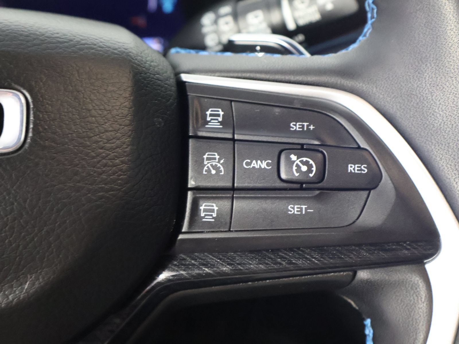 Used 2024 Jeep Grand Cherokee Trailhawk w/ Advanced Protech Group II AWD/4WD image 35