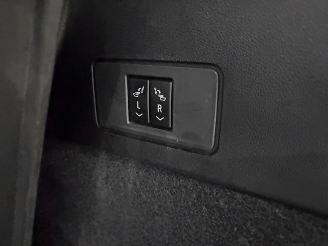 Used 2024 Cadillac XT6 Luxury w/ LPO, Floor Liner Package AWD/4WD image 14
