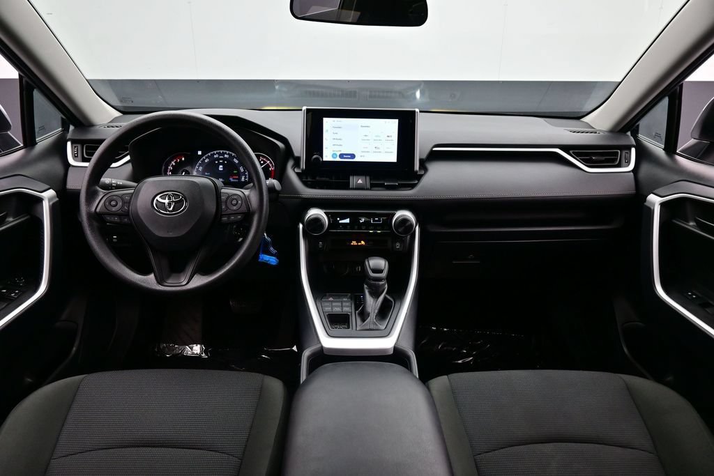 Used 2025 Toyota RAV4 LE AWD/4WD image 41