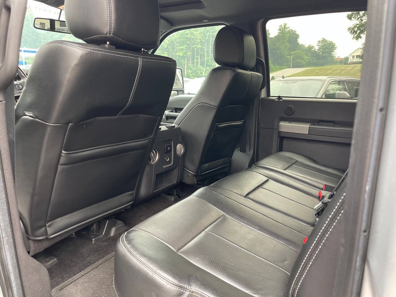 Used 2016 Ford F350 4x4 Crew Cab Super Duty image 27