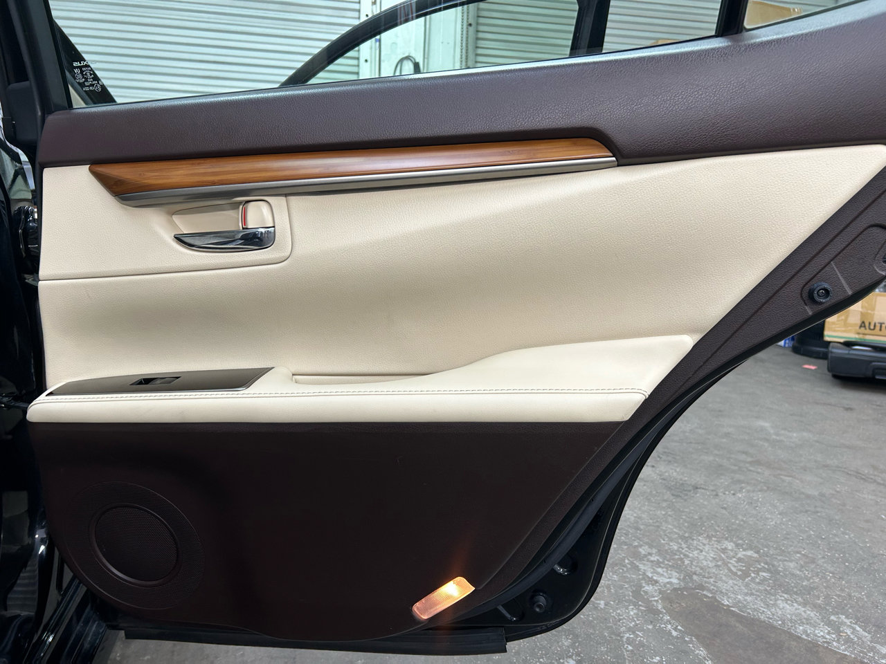 Used 2017 Lexus ES 300h image 14