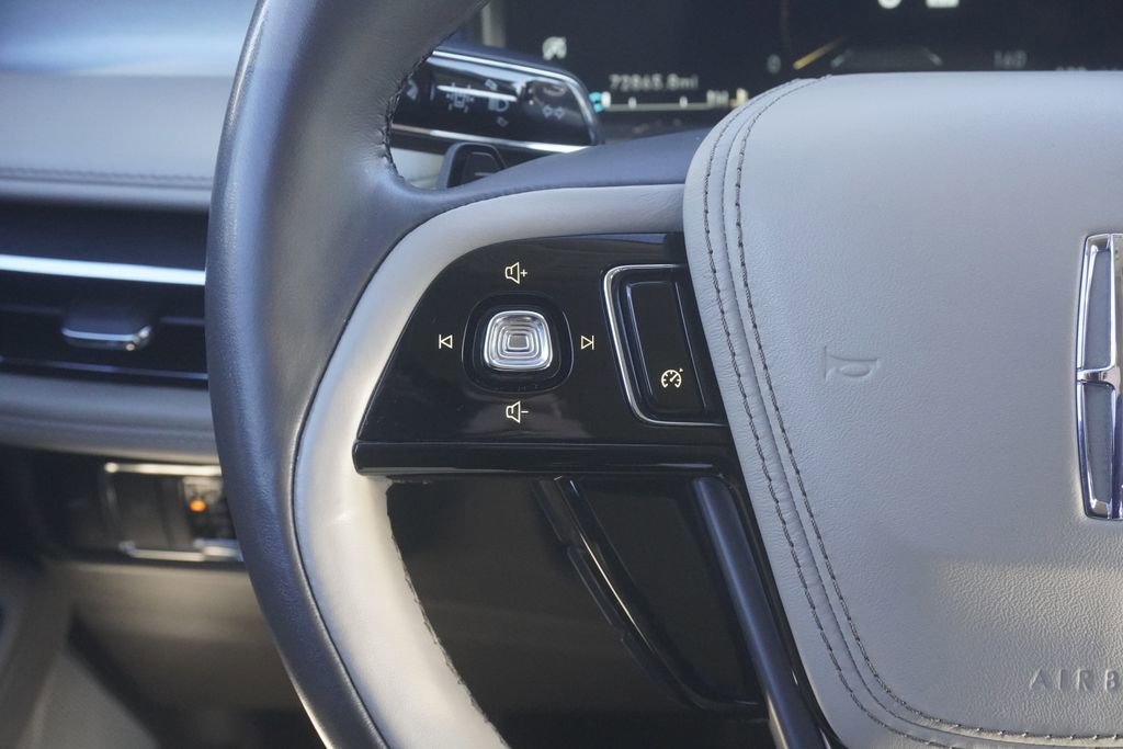 Used 2020 Lincoln Aviator AWD image 12