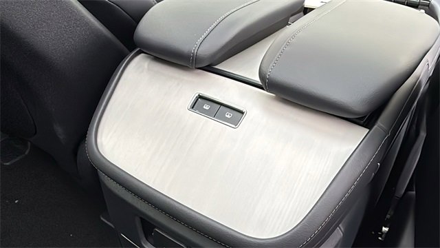 New 2025 Lincoln Navigator Reserve w/ Jet Appearance Package image 12