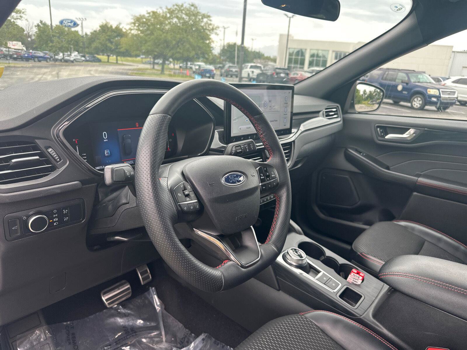Used 2024 Ford Escape ST-Line w/ Tech Pack #1 AWD/4WD image 10
