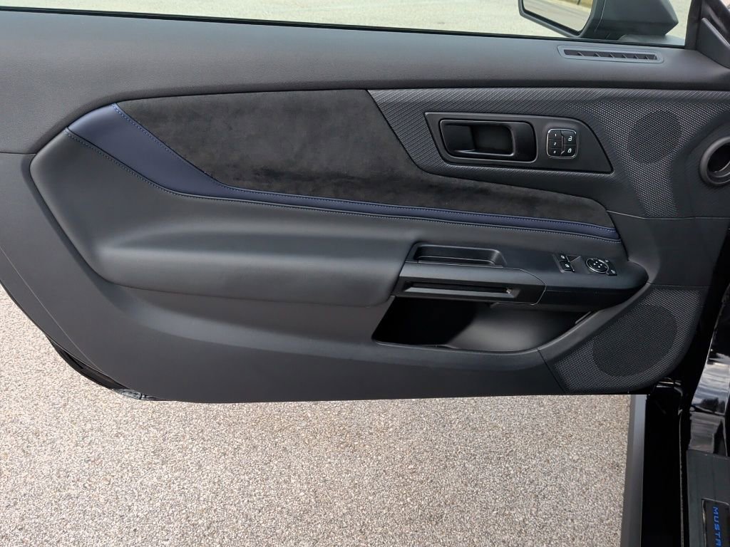 New 2026 Ford Mustang Dark Horse image 9