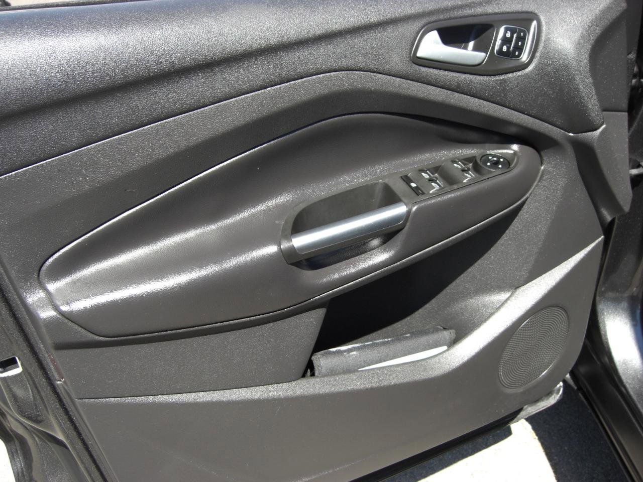 Used 2017 Ford Escape Titanium FWD image 21