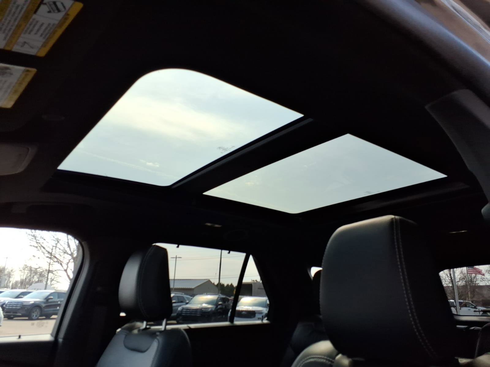 Used 2023 Ford Explorer ST image 13