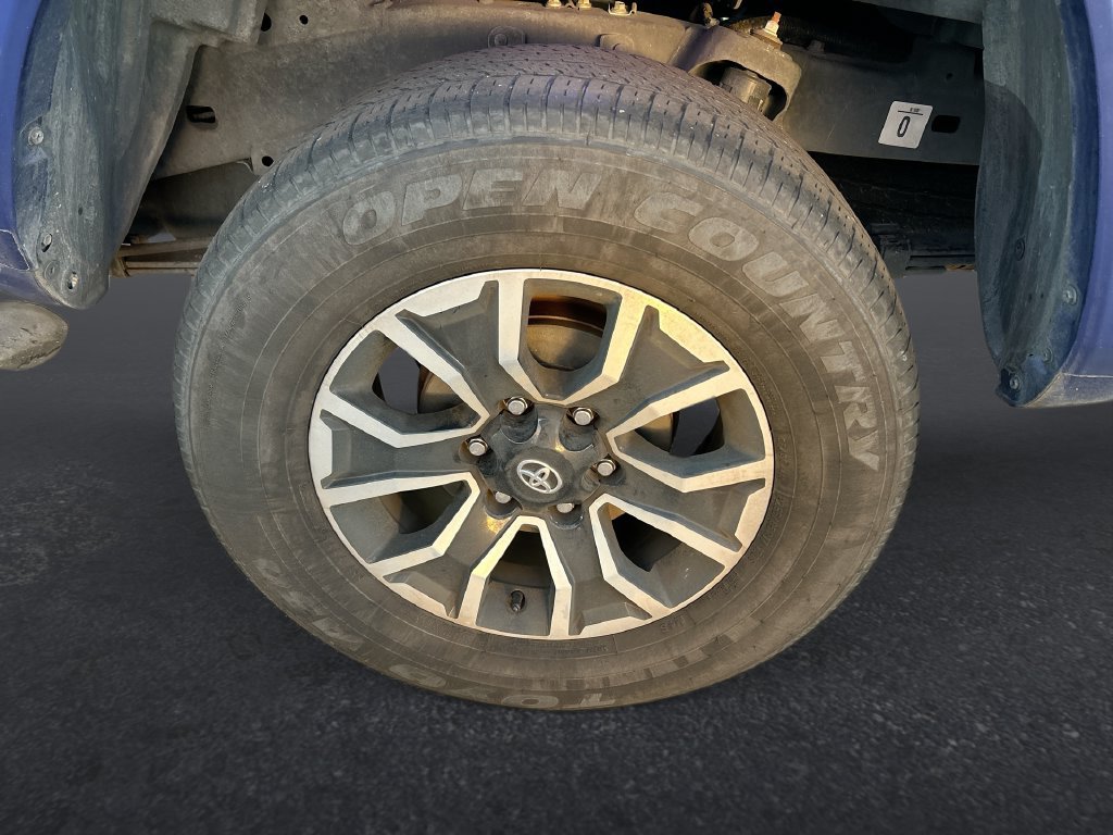 Used 2022 Toyota Tacoma TRD Sport w/ Technology Package RWD image 10