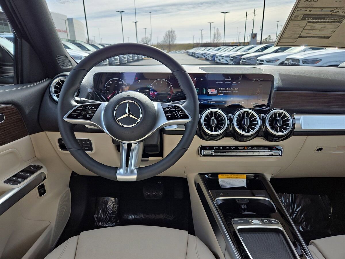 New 2026 Mercedes-Benz GLB 250 image 13