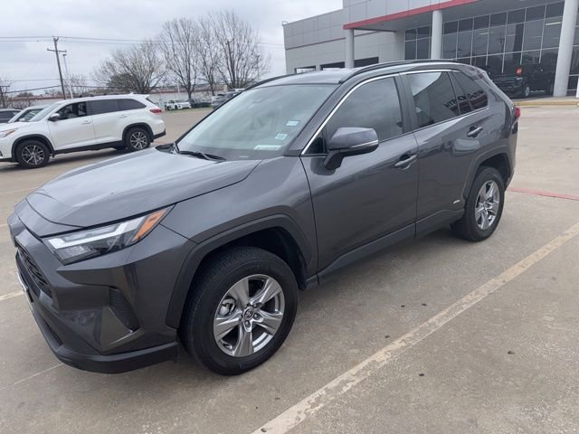 Used 2024 Toyota RAV4 XLE AWD/4WD image 2