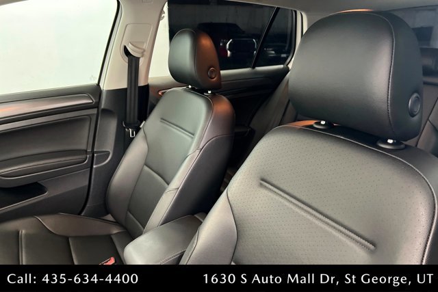 Used 2018 Volkswagen Golf SE image 16