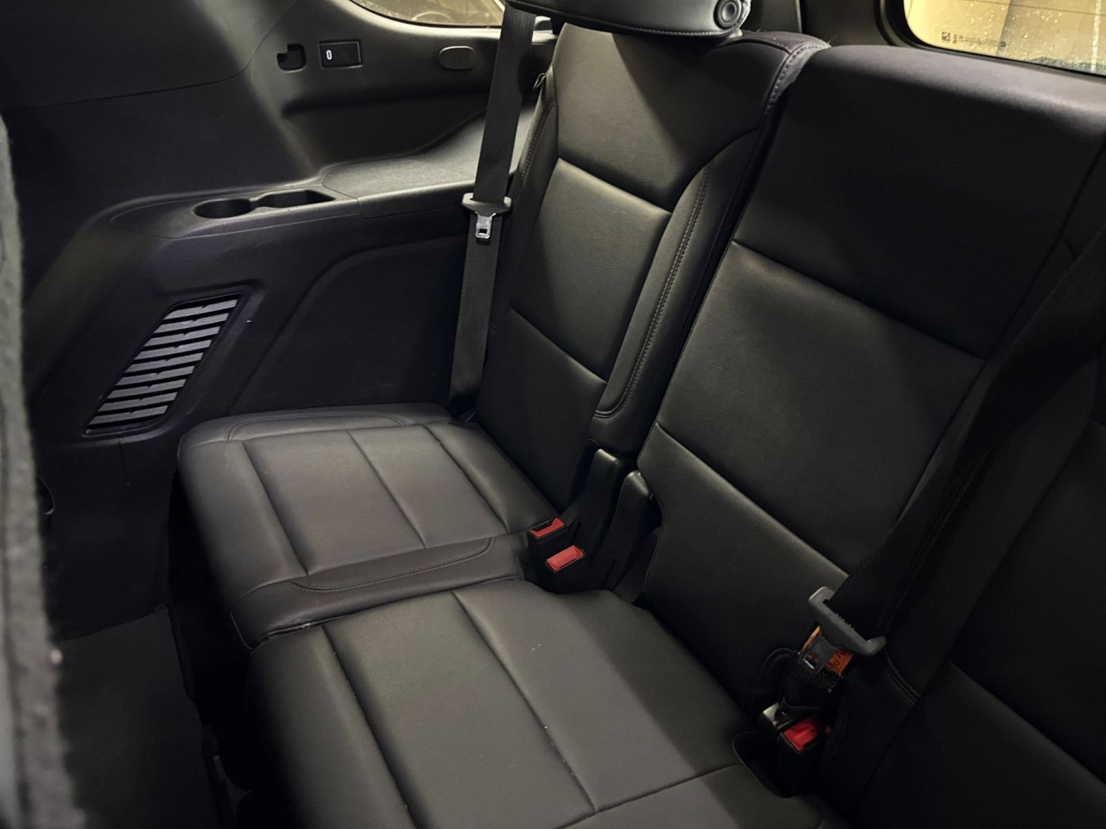 Used 2024 Chevrolet Tahoe LT w/ Luxury Package RWD image 31
