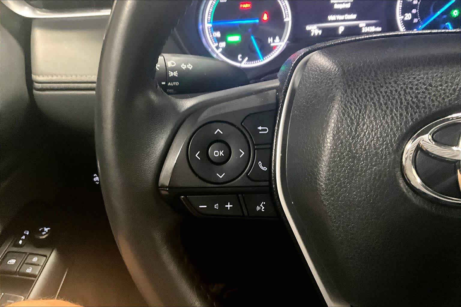 Used 2023 Toyota Venza LE AWD/4WD image 24