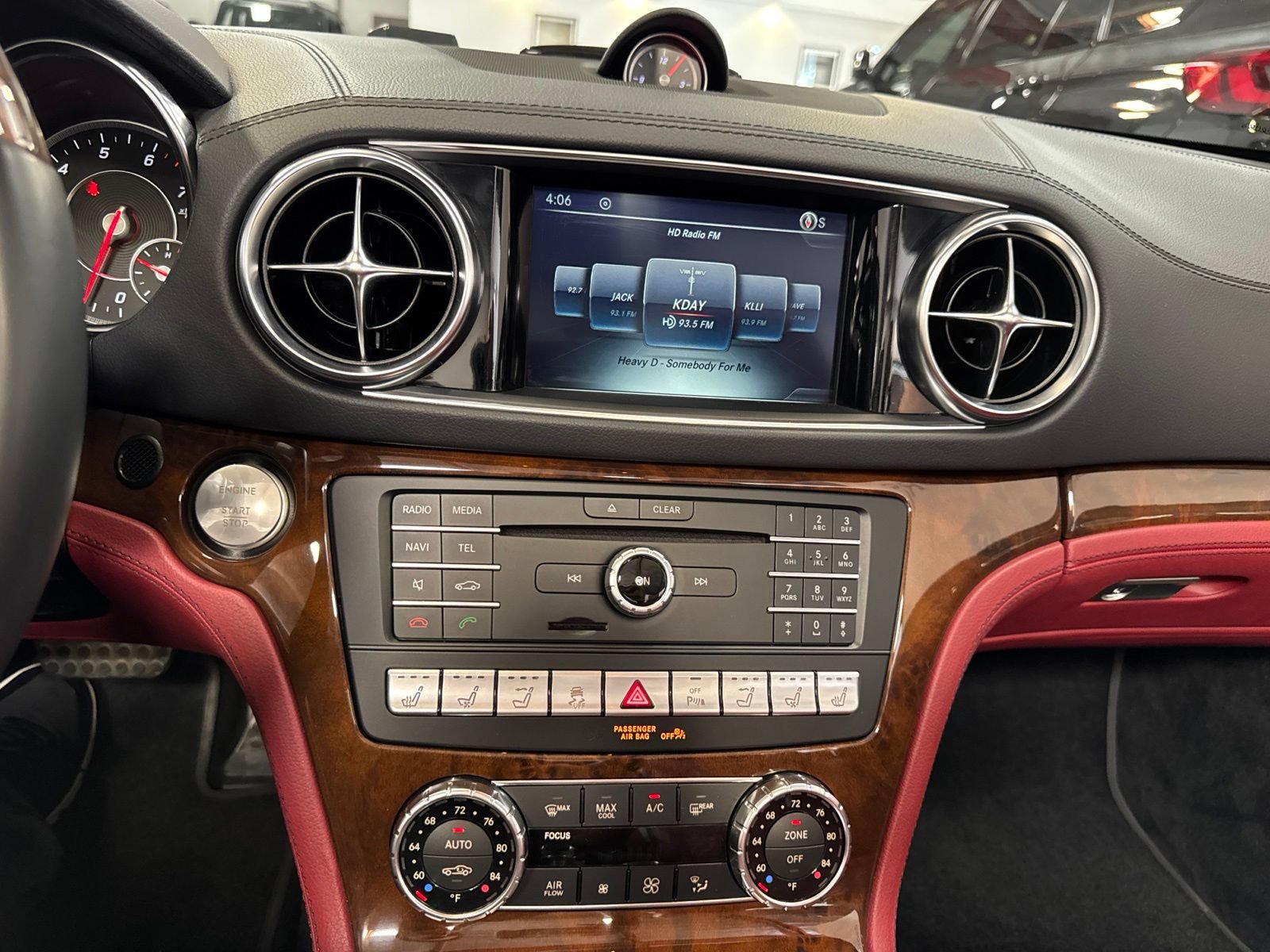 Used 2019 Mercedes-Benz SL 550 image 32