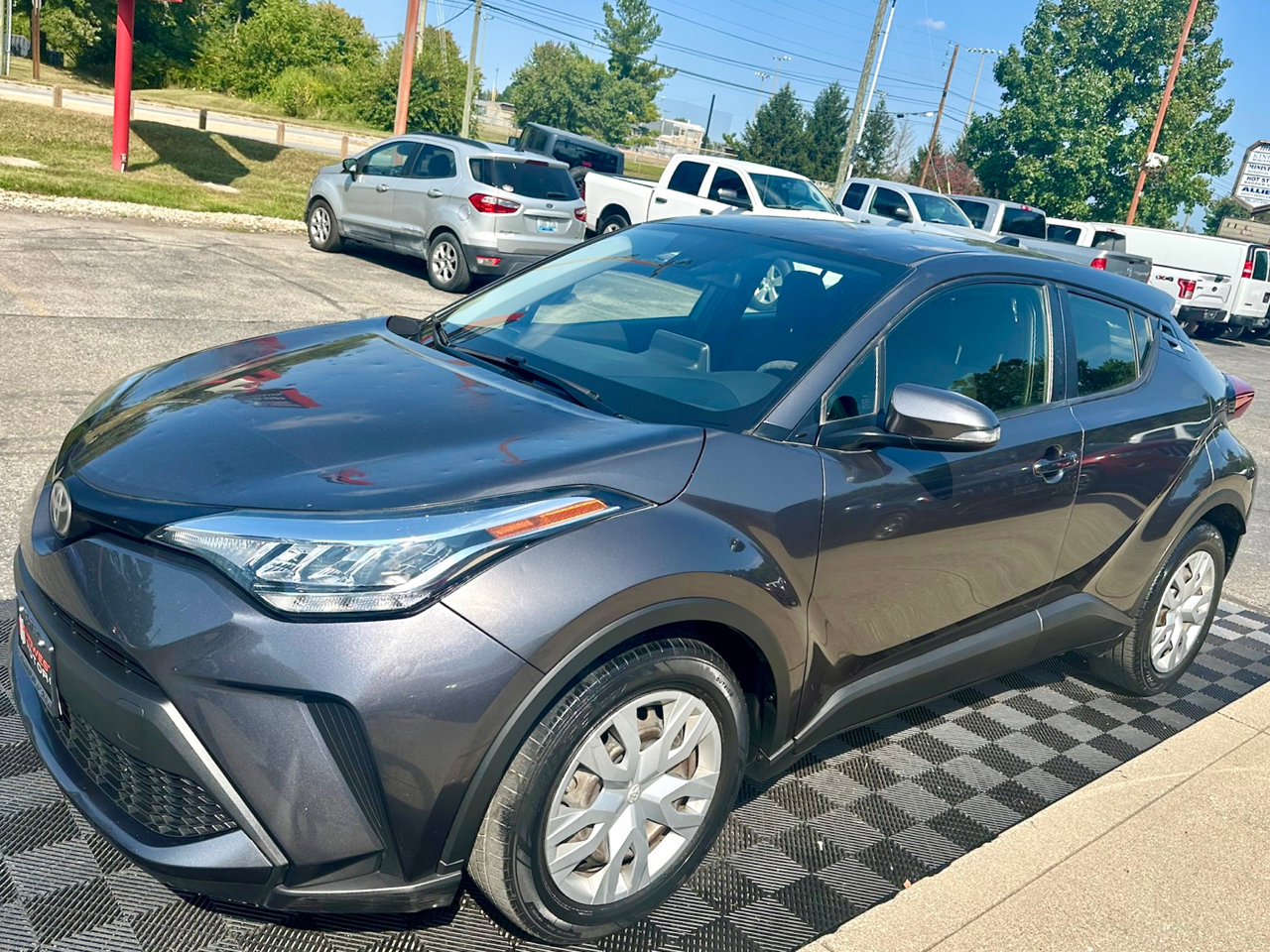 Used 2021 Toyota C-HR LE image 7