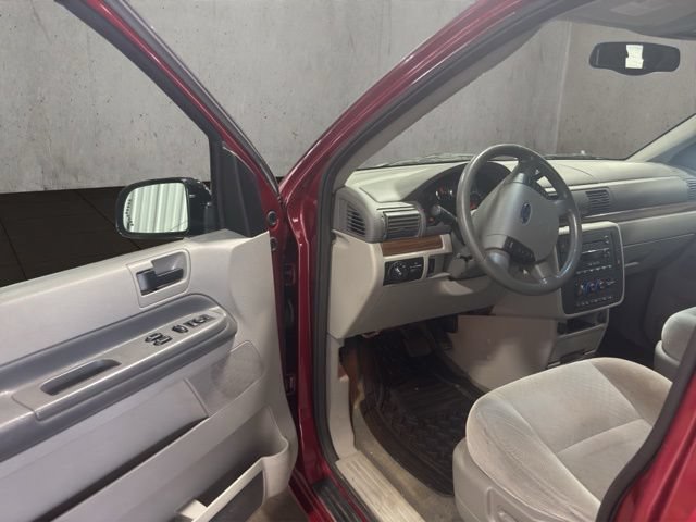 Used 2005 Ford Freestar SEL FWD image 16