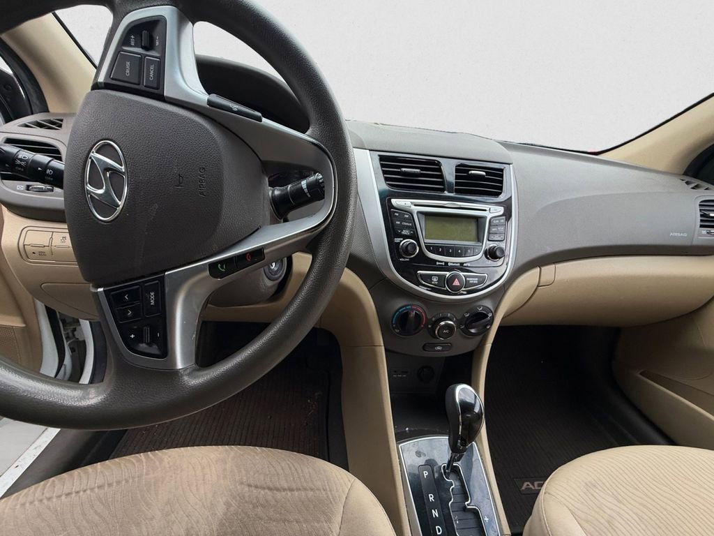 Used 2013 Hyundai Accent GLS w/ Premium Pkg FWD image 9