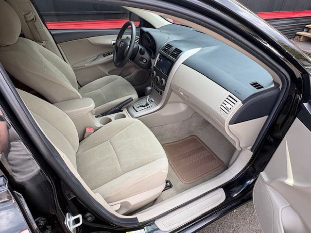 Used 2011 Toyota Corolla LE FWD image 15