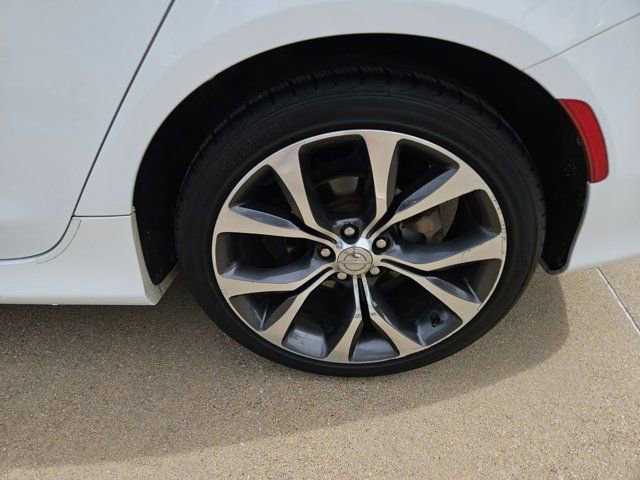 Used 2015 Chrysler 200 C w/ Navigation & Sound Group I FWD image 9