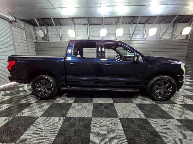 Used 2022 Ford F150 Lightning Lariat image 9