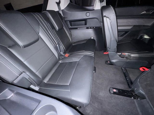 Used 2023 Volkswagen Atlas SE AWD/4WD image 11