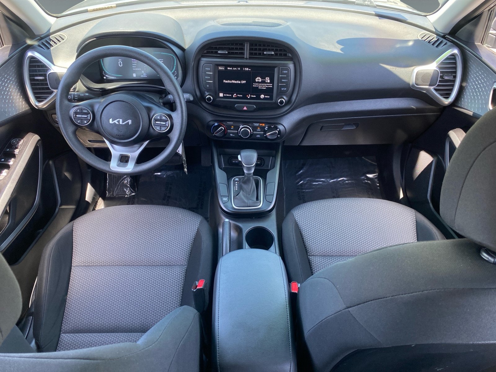 Used 2025 Kia Soul LX FWD image 10