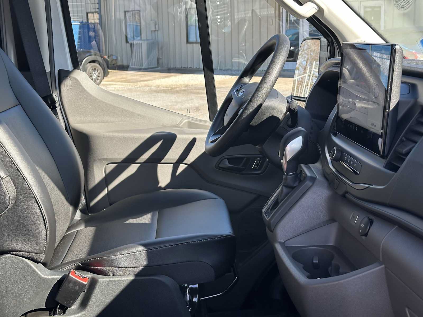 New 2026 Ford Transit 250 148 Medium Roof w/ Load Area Protection Package RWD image 19