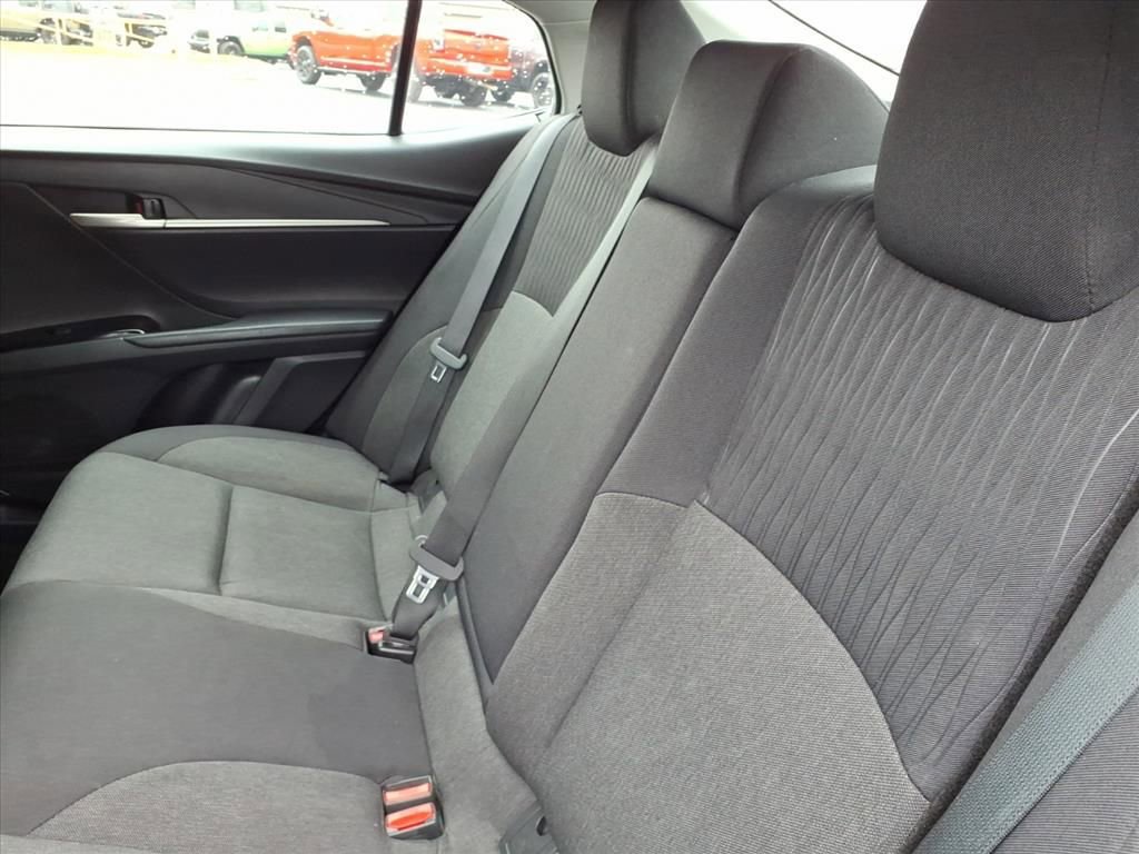 Used 2025 Toyota Camry LE image 18