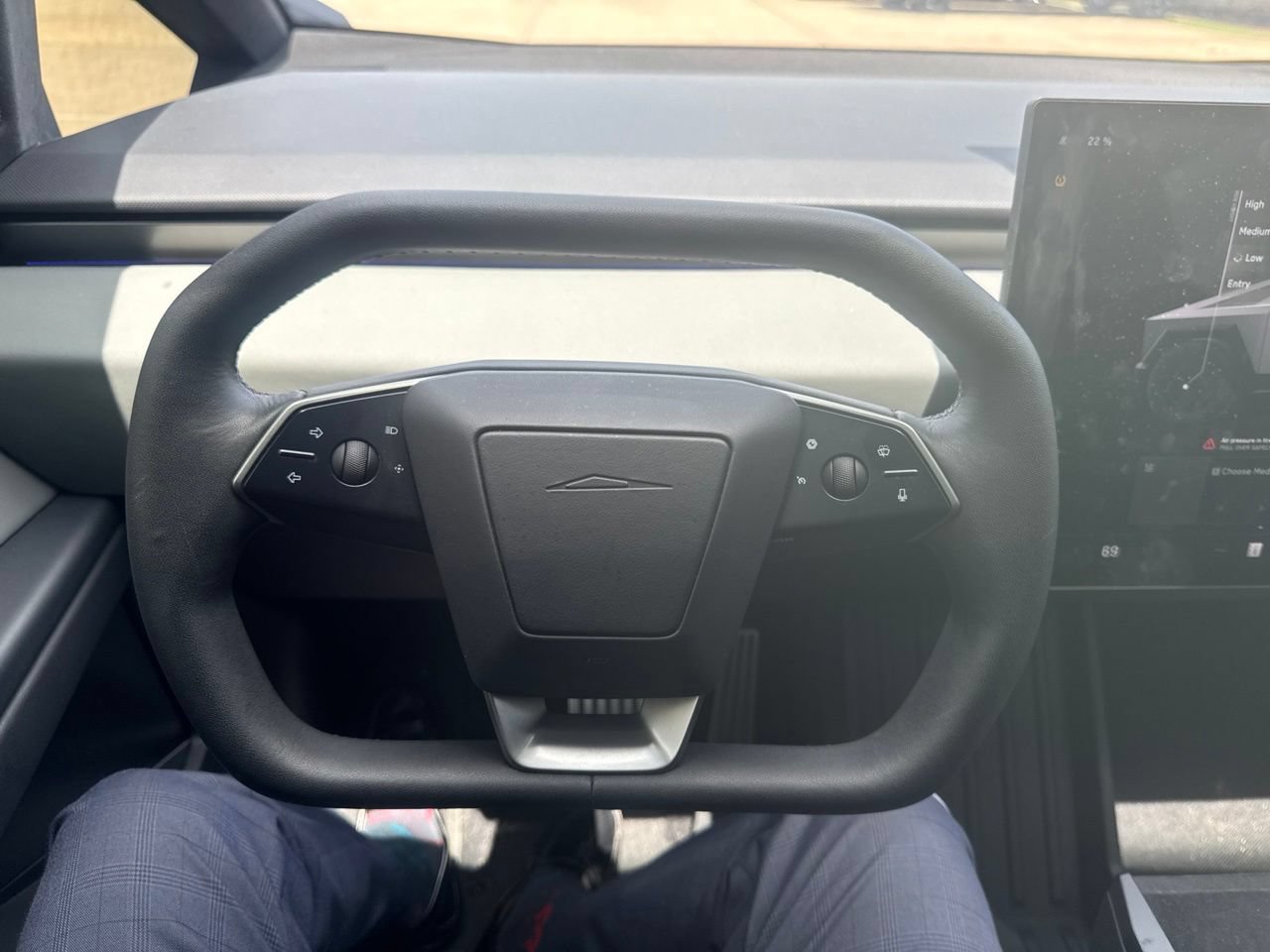 Used 2025 Tesla Cybertruck AWD Crew Cab image 17