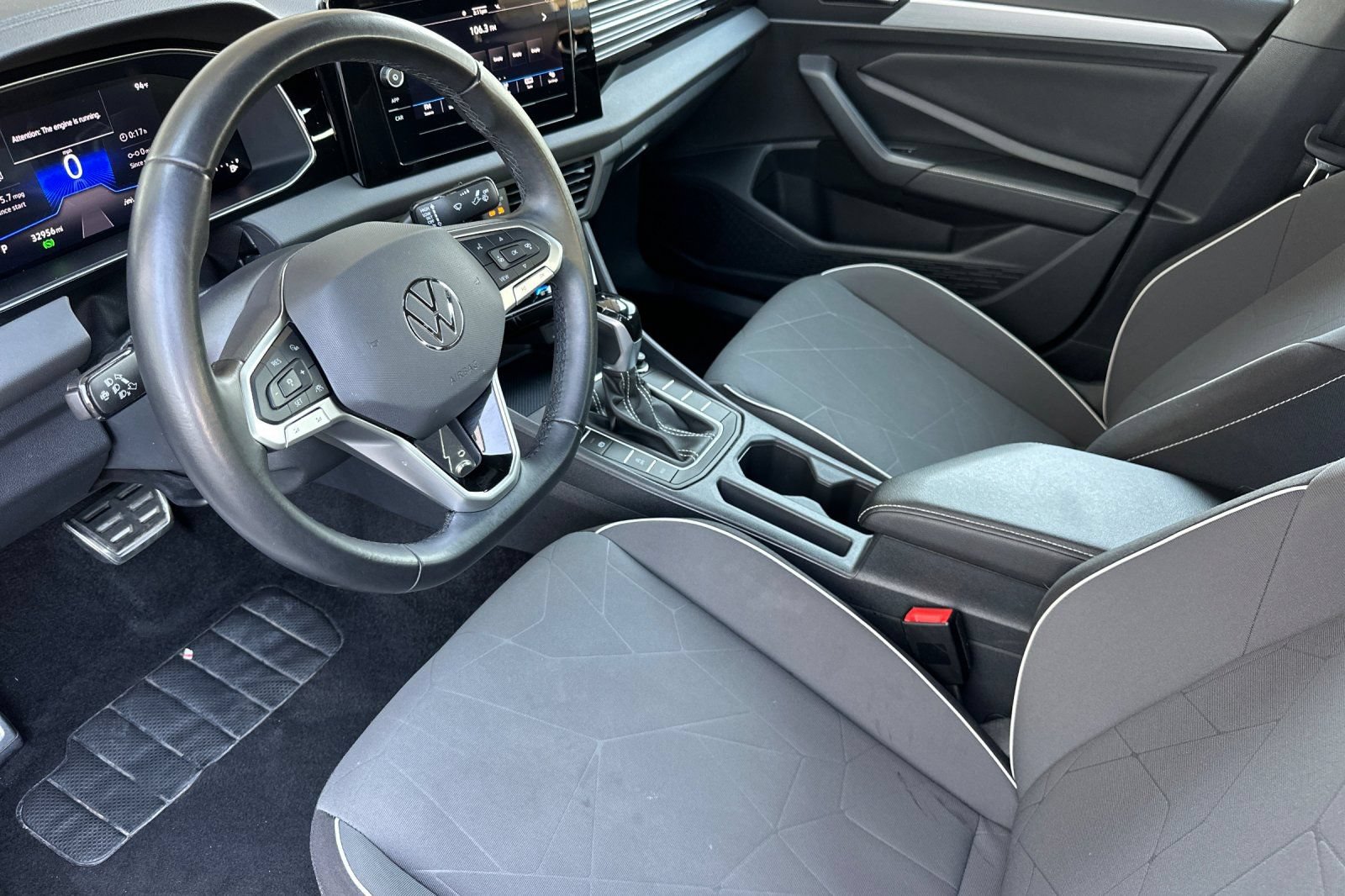 Used 2025 Volkswagen Jetta Sport FWD image 9