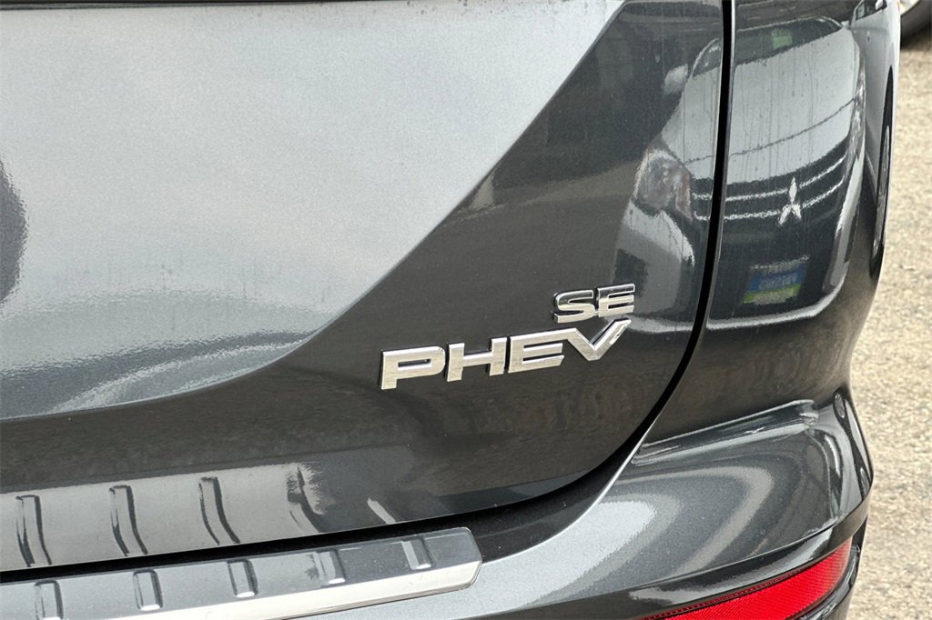 New 2025 Mitsubishi Outlander SE image 26