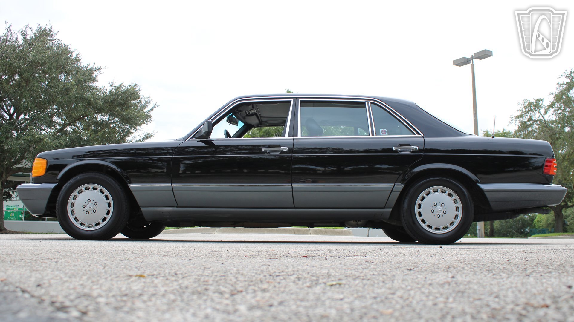 Used 1991 Mercedes-Benz 560 SEL image 8