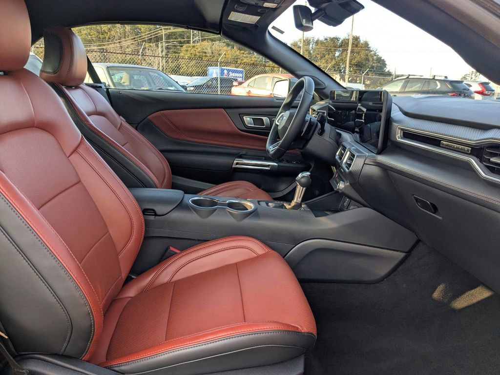 Used 2025 Ford Mustang GT Premium image 25