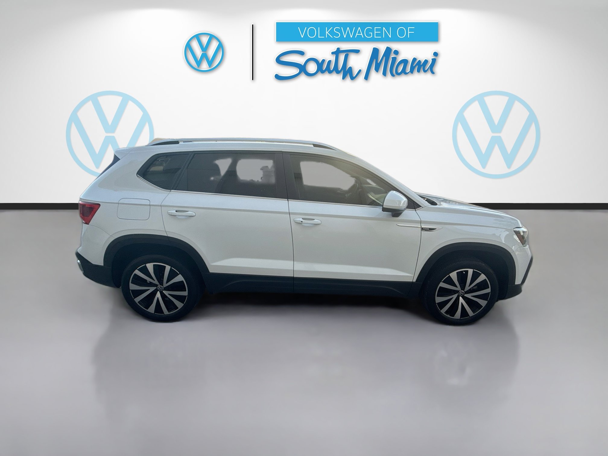 Certified 2022 Volkswagen Taos SE FWD image 8