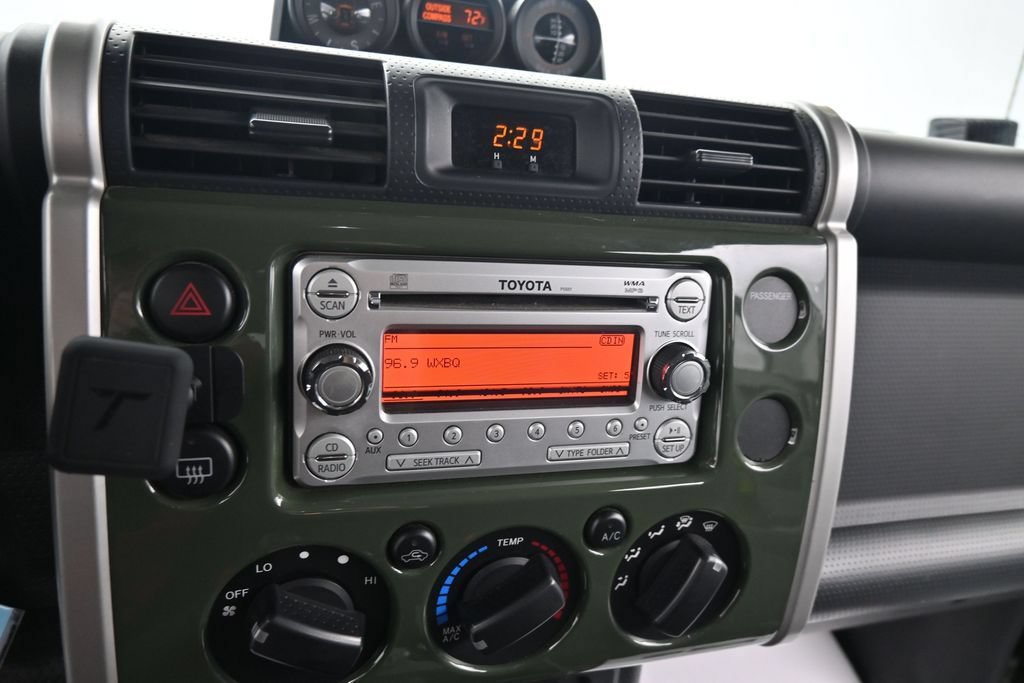 Used 2012 Toyota FJ Cruiser 4WD w/ Convenience Pkg image 21