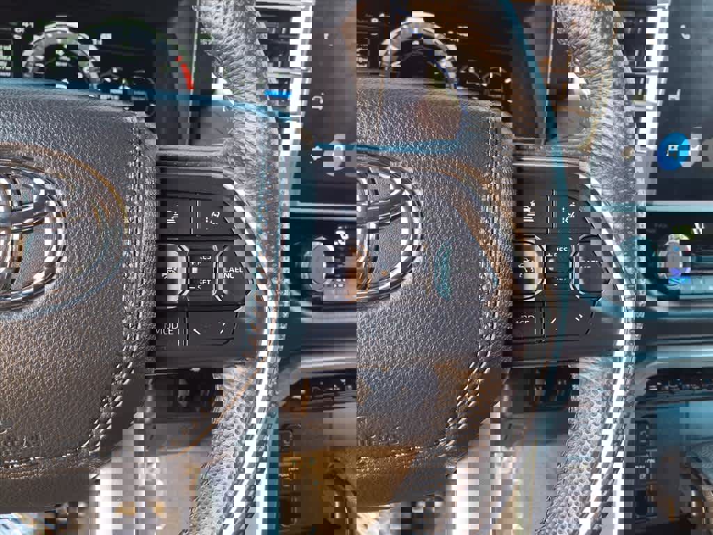 Used 2025 Toyota Tundra Platinum image 10