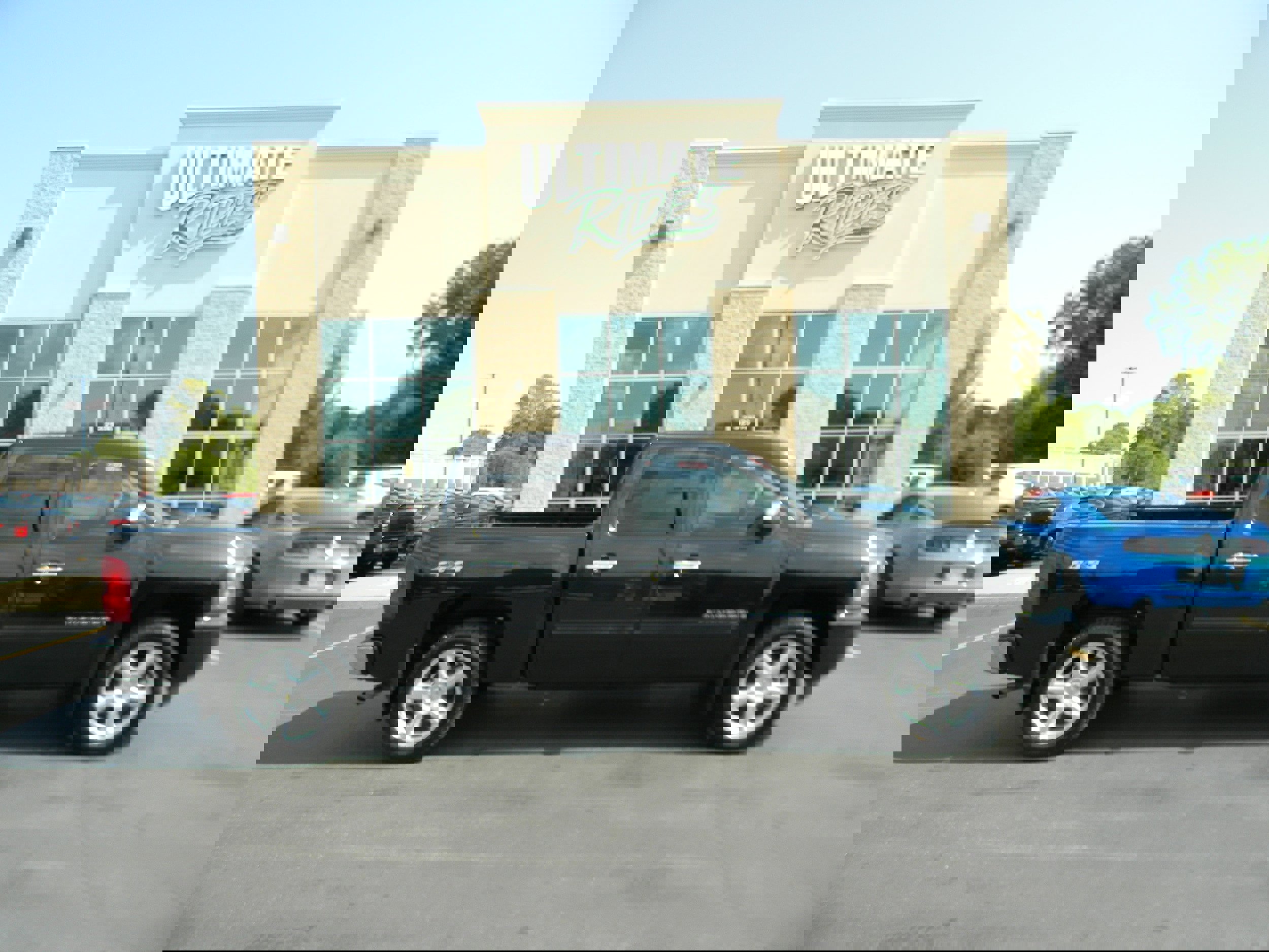 Used 2009 Chevrolet Silverado 1500 LT w/ All Star Package AWD/4WD image 1