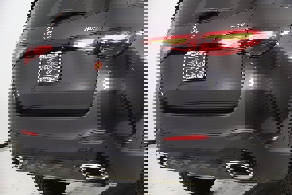 Used 2025 Mercedes-Benz GLC 300 4MATIC SUV image 51