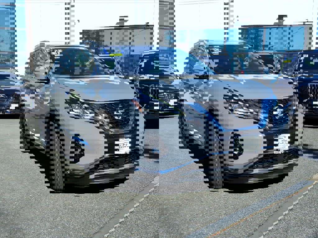 Used 2023 Nissan Murano Platinum w/ Cargo Package image 3