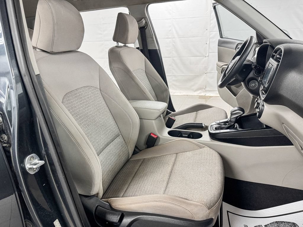 Used 2020 Kia Soul S FWD image 12