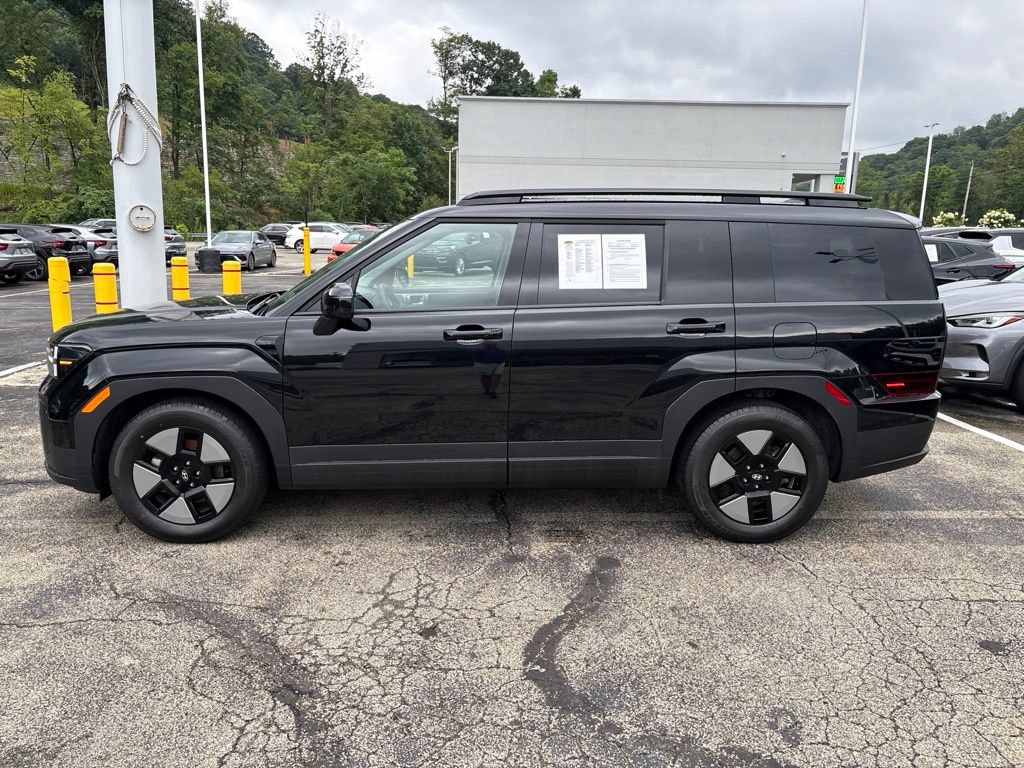Used 2025 Hyundai Santa Fe SEL AWD/4WD image 2