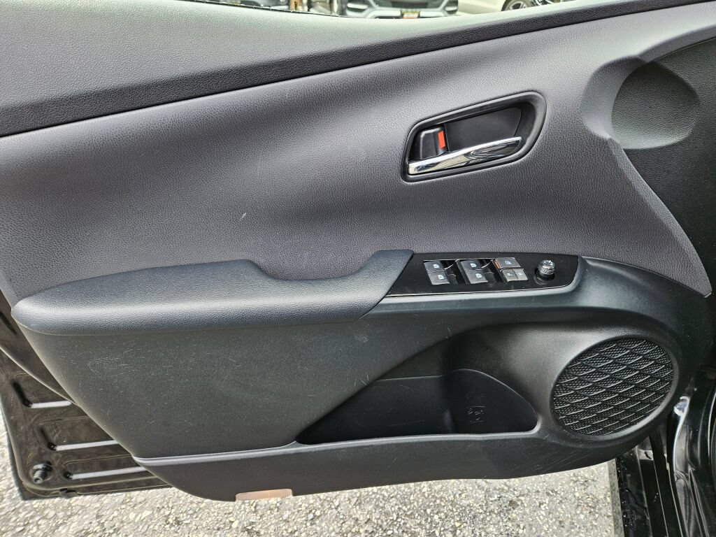 Used 2017 Toyota Prius Two w/ Prius Two Safety Plus Package FWD image 18