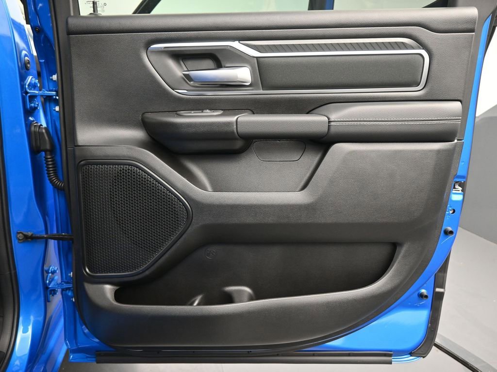 New 2026 RAM 1500 4x4 Crew Cab image 19