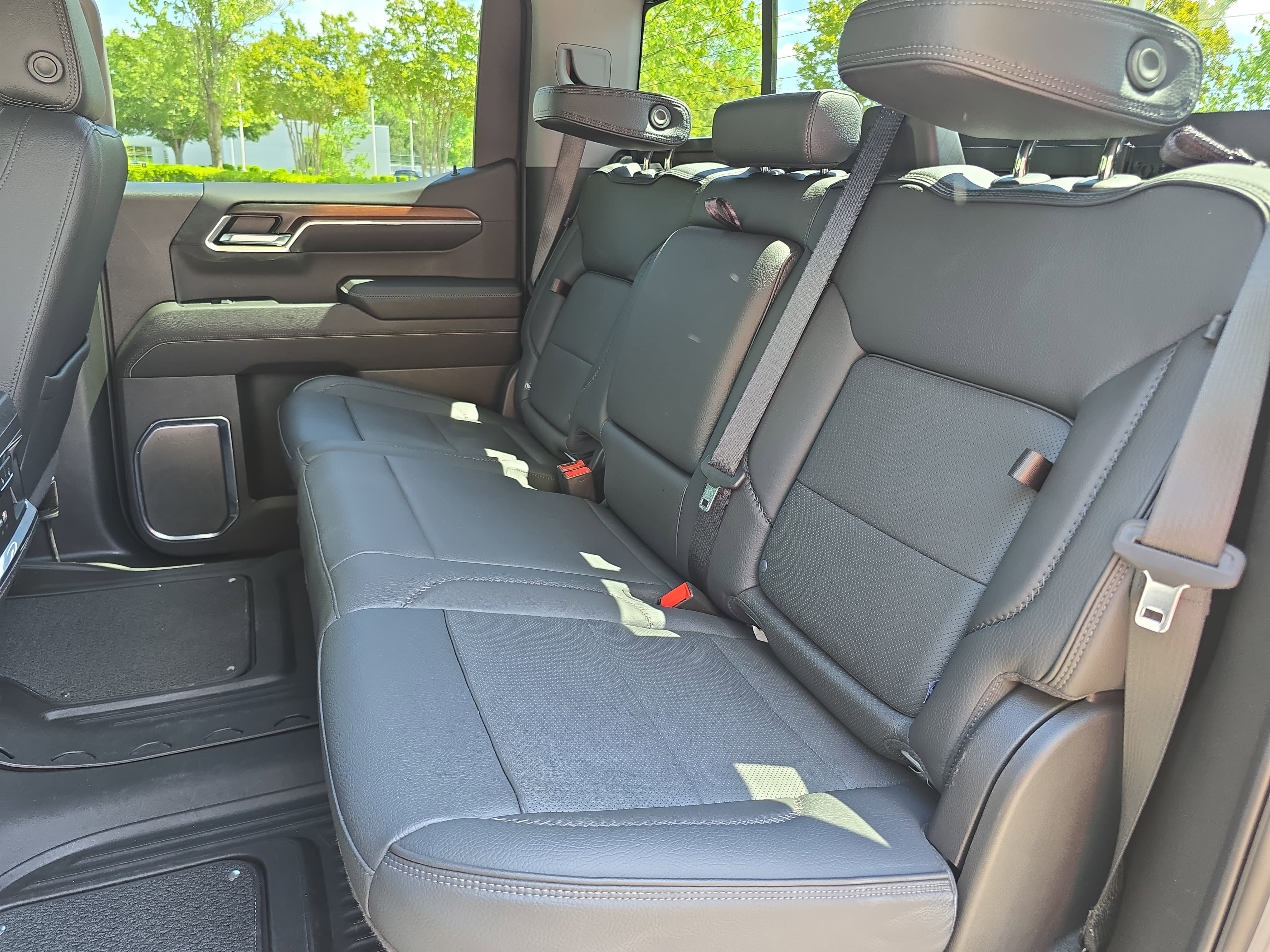 Used 2024 GMC Sierra 1500 Denali w/ Denali Reserve Package AWD/4WD image 13