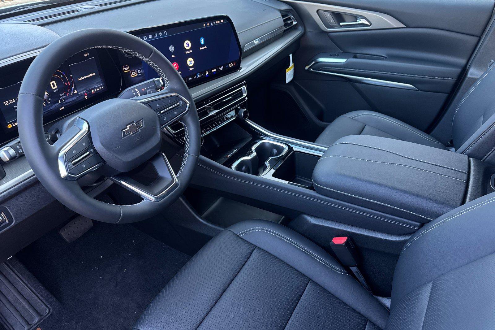 New 2027 Chevrolet Traverse LT w/ Midnight/Sport Edition FWD image 2