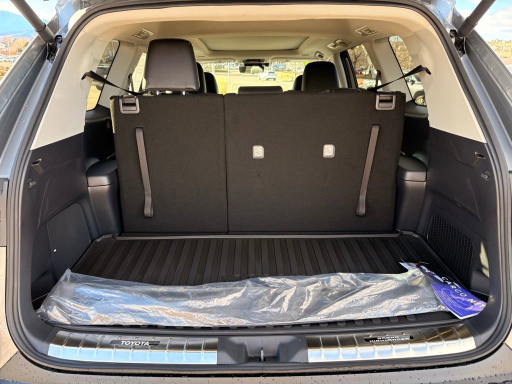 Used 2026 Toyota Grand Highlander Platinum image 28