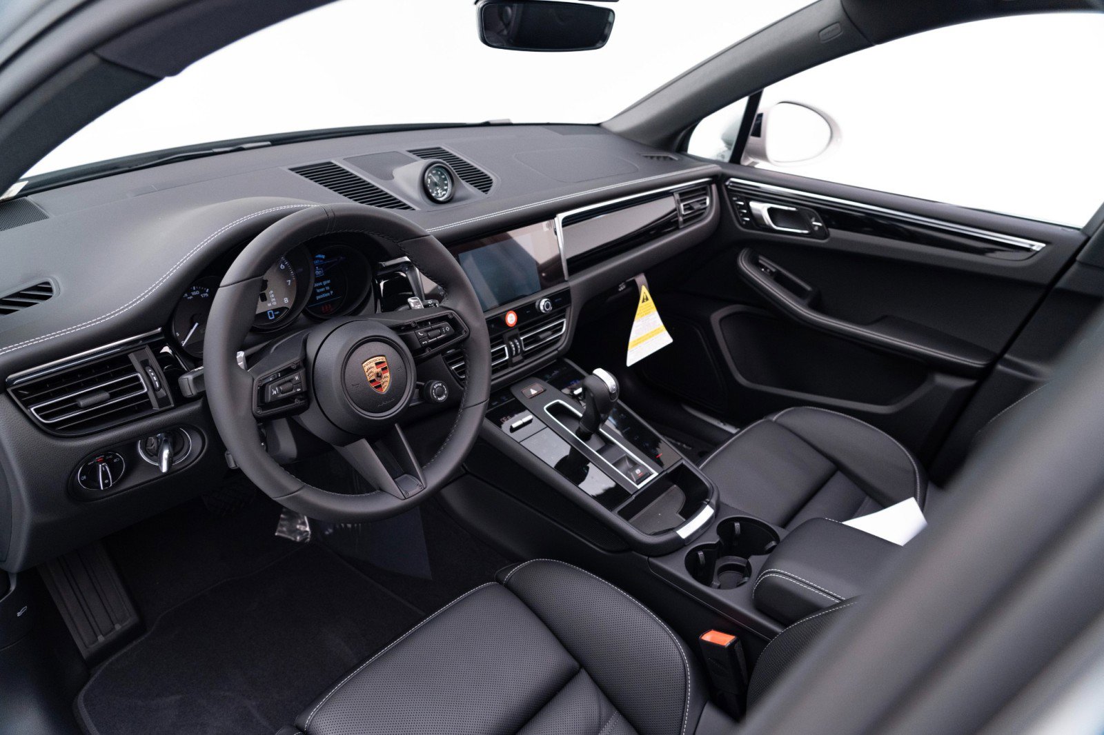 New 2026 Porsche Macan S image 4