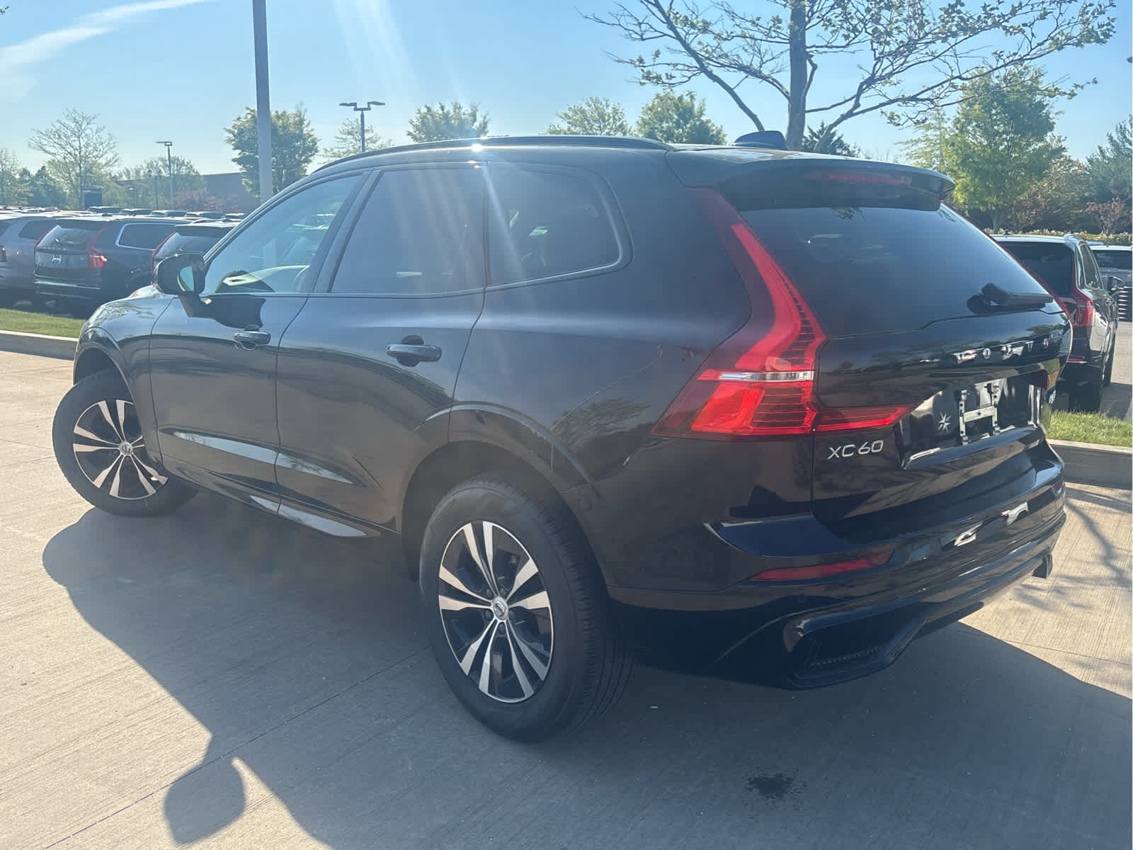 Used 2024 Volvo XC60 B5 Core w/ Climate Package AWD/4WD image 4