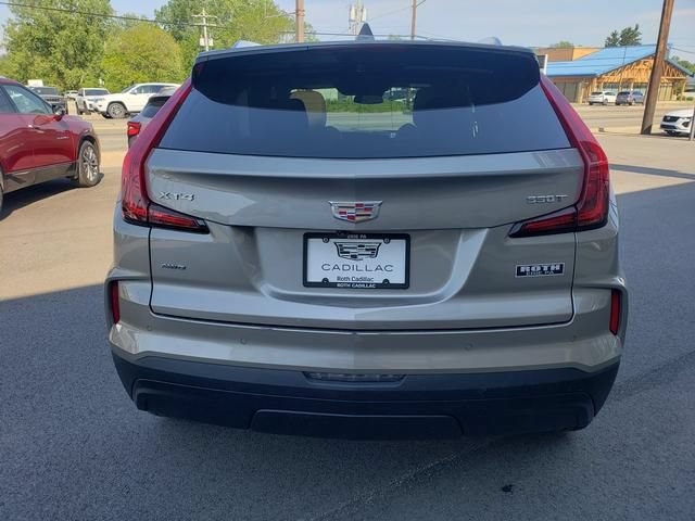 Used 2024 Cadillac XT4 Luxury w/ Cold Weather Package AWD/4WD image 4