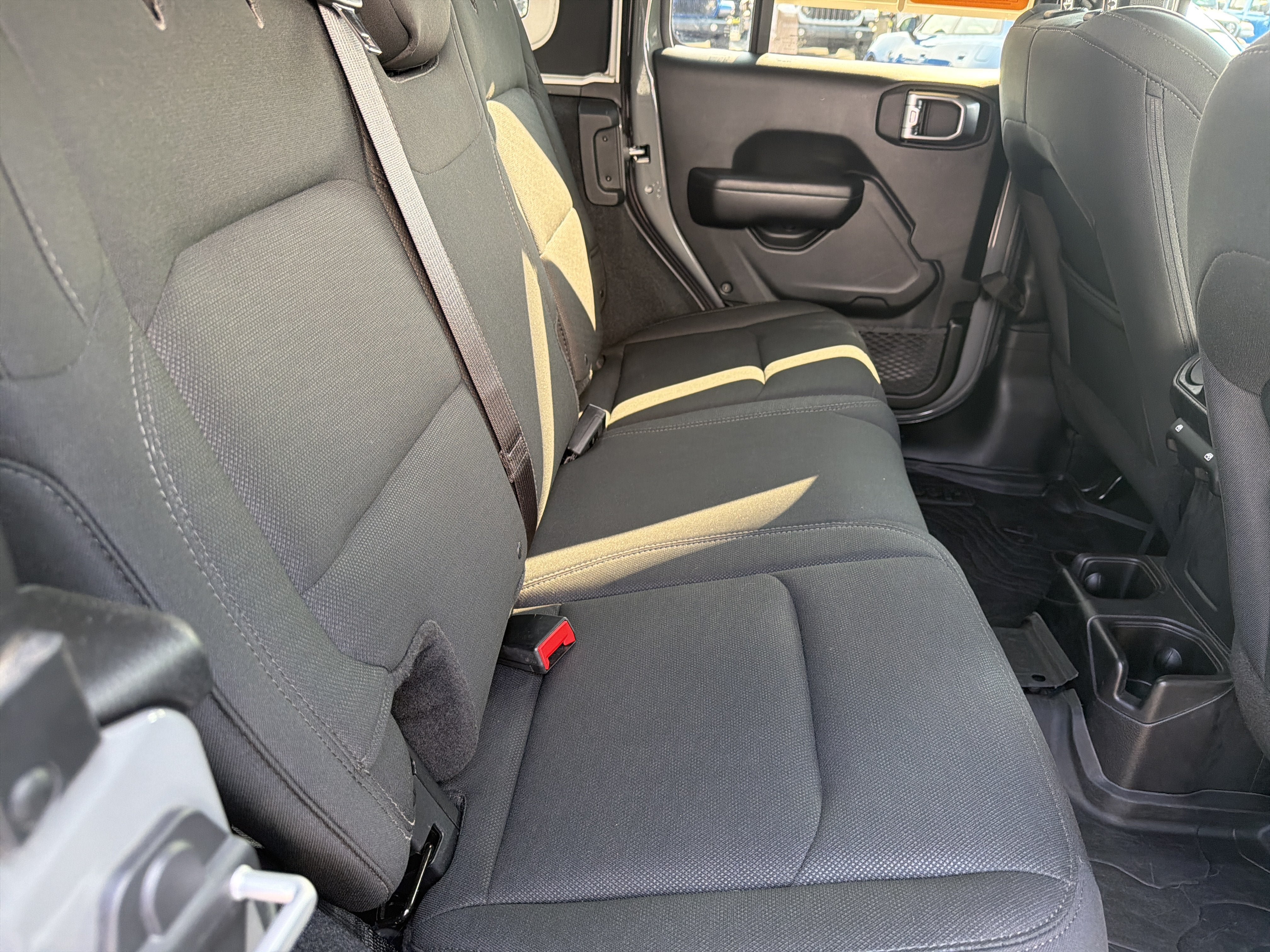 Used 2018 Jeep Wrangler Unlimited Sport S AWD/4WD image 29